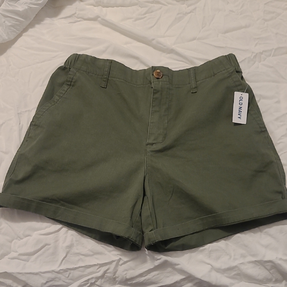 M Old Navy Green Cargo Shorts with Flat Front NWT